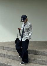  Curved stitch denim pants