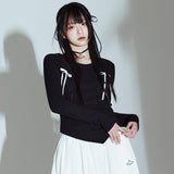 ブラックのリボンTシャツ