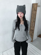 Loose button t