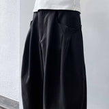 マットブラック シルエット ショーツ