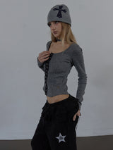CROSS STUDDED BEANIE / MELANGE GRAY