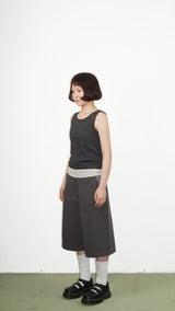 3-BUTTON SLEEVELESS CHARCOAL
