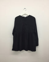 Ontz バックボタンフリルブラウス (2color)