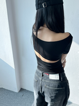 バックスリットポイントUネックショートスリーブ🩵🖤❤💙 - 4 カラーズ