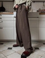 Lowell Dust Two Tuck Pants