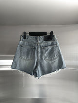 Out-pocket denim shorts