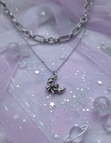 [Baby Monster ローラ Necklace] バレエコアムーンレイヤードネックレス(Surgical Steel)