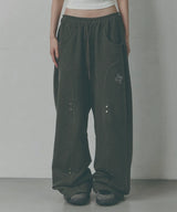 カットアウト ライン リベット ウォッシュド トラックパンツ [Warm Grey]