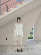 pale skirt