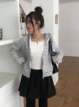 Hail Lace Cap Button Slim T-shirt