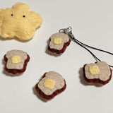[MADE] Mini Bread Key ring