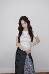 ホワイトラビットフリルラウンド半袖Tシャツ