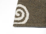 SIDE RIBBON SWIRLY BEANIE BROWN