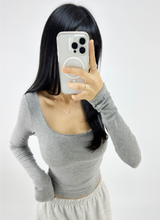 (WITH VOLUME PADS/BASIC ITEM/COMFORT & STRETCH GUARANTEED❤) 3 COLORS BASIC STRETCH SEMI-CROPPED U-NECK T-SHIRT