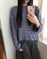 ズリストライプパターンラウンドネックルーズフィットロングスリーブニット