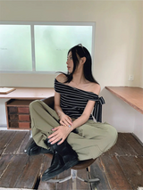アンバランスカラーオフショルダーストラップストライプTシャツ