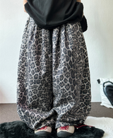 4000SOLD LEOPARD PINTUCK PANTS