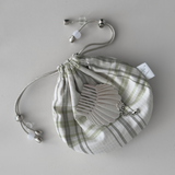 Shell-shaped comb keyring