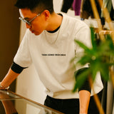 DAKYAM 2025S/S デアトゥードリームロゴプリンティングTシャツ