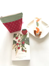 【お気に入り追加で応募】love berry pouch