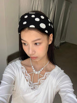 White pearl bow necklace