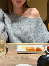 [MADE] ELLEN WOOL UNBALANCED OFF-SHOULDER KNIT
