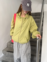 check balloon cargo pants