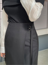Monta Color Matching Off-Shoulder Knit Layered Shirt