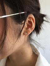 Daisy Mini Earrings (1color)