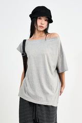 オフショルダーボクシーTシャツ