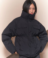 HIGH NECK STRING POCKET PUFFER (BLACK)_F24ZA954