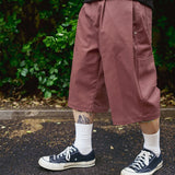 Double tuck BERMUDA shorts / Raspberry