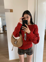 レッドグラデーションオフバランスショルダーニット