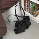 Wiltz レザーウォッシュドポケットサイドジッパーショルダーバッグ