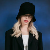 Label drop over fit bucket hat BLACK
