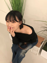 ドレープフェミニンショルダーコルギニット