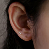 14Kゴールドキュービックバーミニピアス/14K gold cubic bar mini earring (silicone clutch)