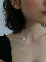 Flower toggle necklace / silver 