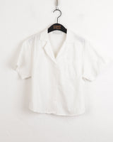 バオポケットVネックオープンカラークロップド半袖シャツ / Bao pocket V-neck open collar cropped short-sleeved shirt