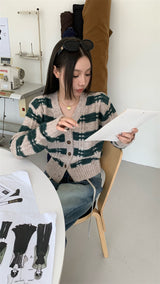グリーンストライプカーディガン