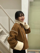カーマインスエードマスタング