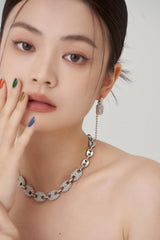 WHITE CUBIC EARRING 