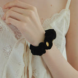 Sabrin Scrunchie