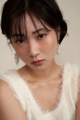 pearl grape earring - white