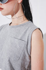 カッターノースリーブトップ/CUTTER SLEEVELESS TOP