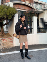 Square wrinkle middle boots 