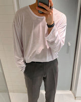 シンプルUネックTシャツ