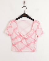 チョイカチェックツイストキンクハートネッククロップ半袖Tシャツ/Choika Check Twisted Twisted Heart Neck Cropped Short Sleeve T-shirt