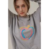 ピーチエンボスドプリントスウェットシャツ / PEACH EMBOSSED PRINT SWEATSHIRT_MELANGE GRAY