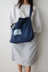 messenger bag (navy blue)
